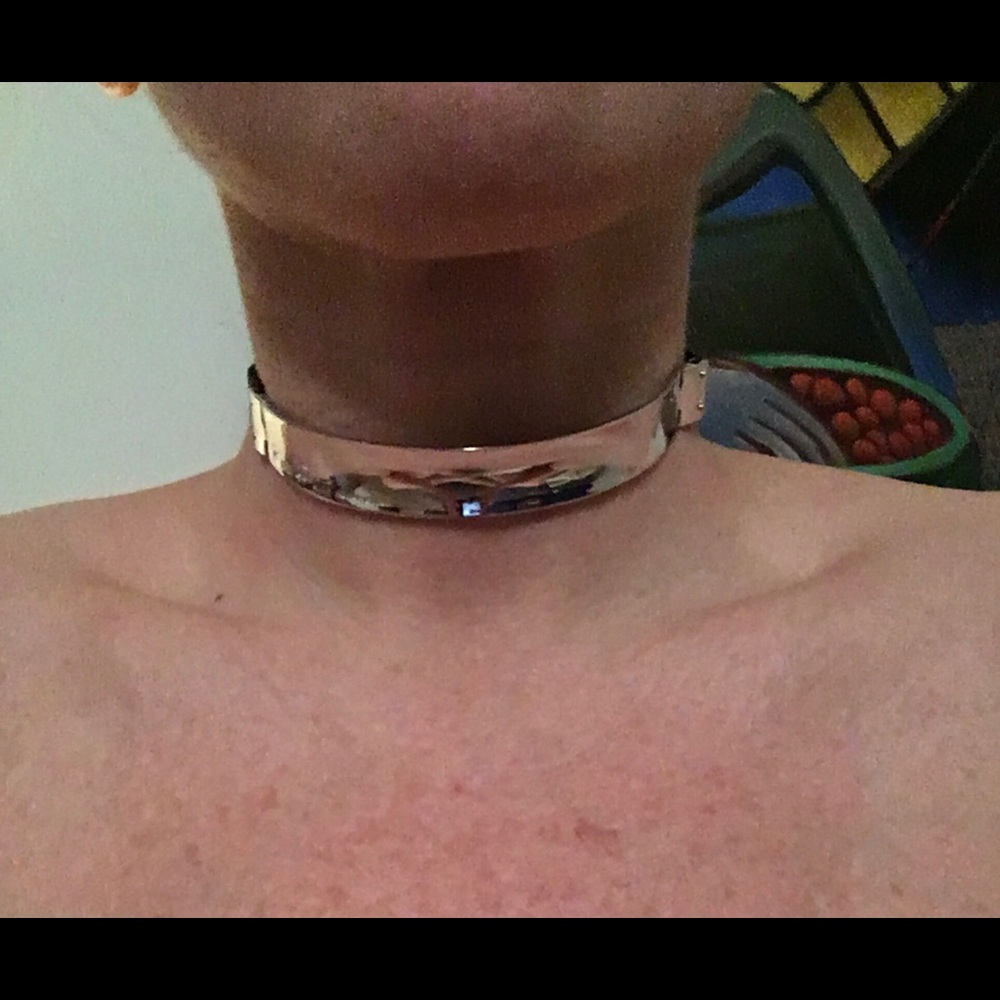 Henri Bendel choker NWT